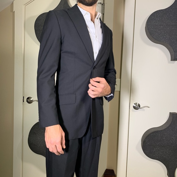 jf j.ferrar Other - Black Textured Two Button Suit 36R 30x31